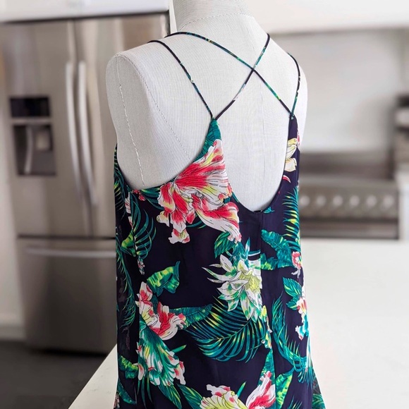 Beautiful dress with round neck and thin straps with fluid fabric and lined - Picture 1 of 10